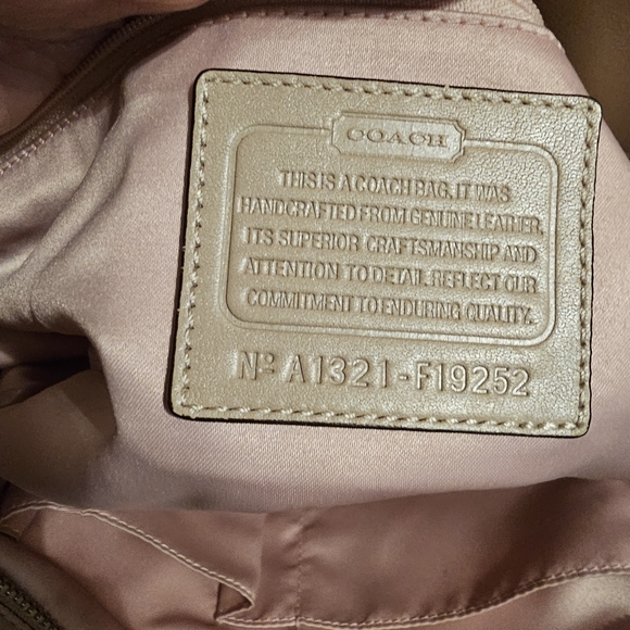 *SOLD*Coach tote and kisslock coin purse. Please see all photos - Picture 2 of 16